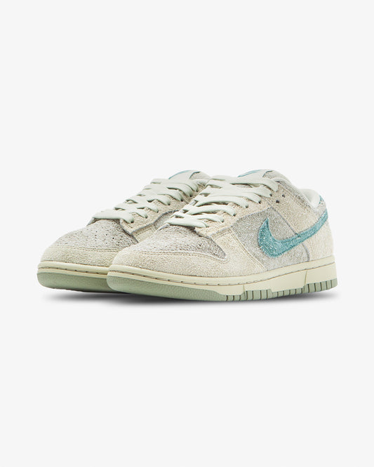 Nike Dunk Low WMNS 'Olive Aura'