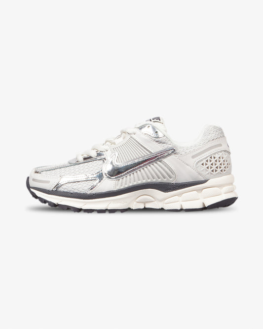 Maha - Nike Zoom Vomero 5 Photon Dust/Chrome